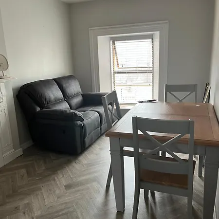 Bridge Street Apartment